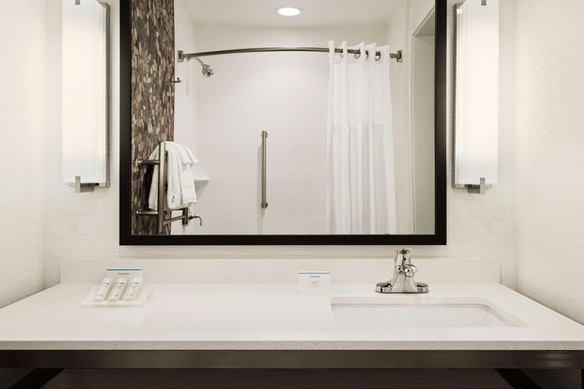 Hilton Garden Inn Charlotte Southpark Eksteriør billede